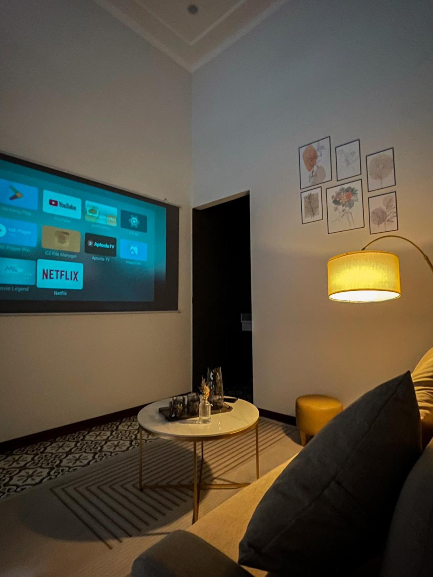 Zeus Living - Old Quater Homestay Hanoi Bagian luar foto