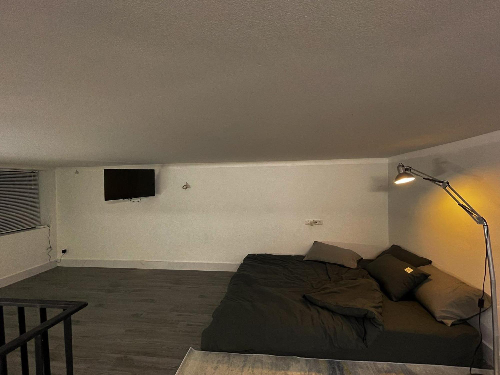 Zeus Living - Old Quater Homestay Hanoi Bagian luar foto