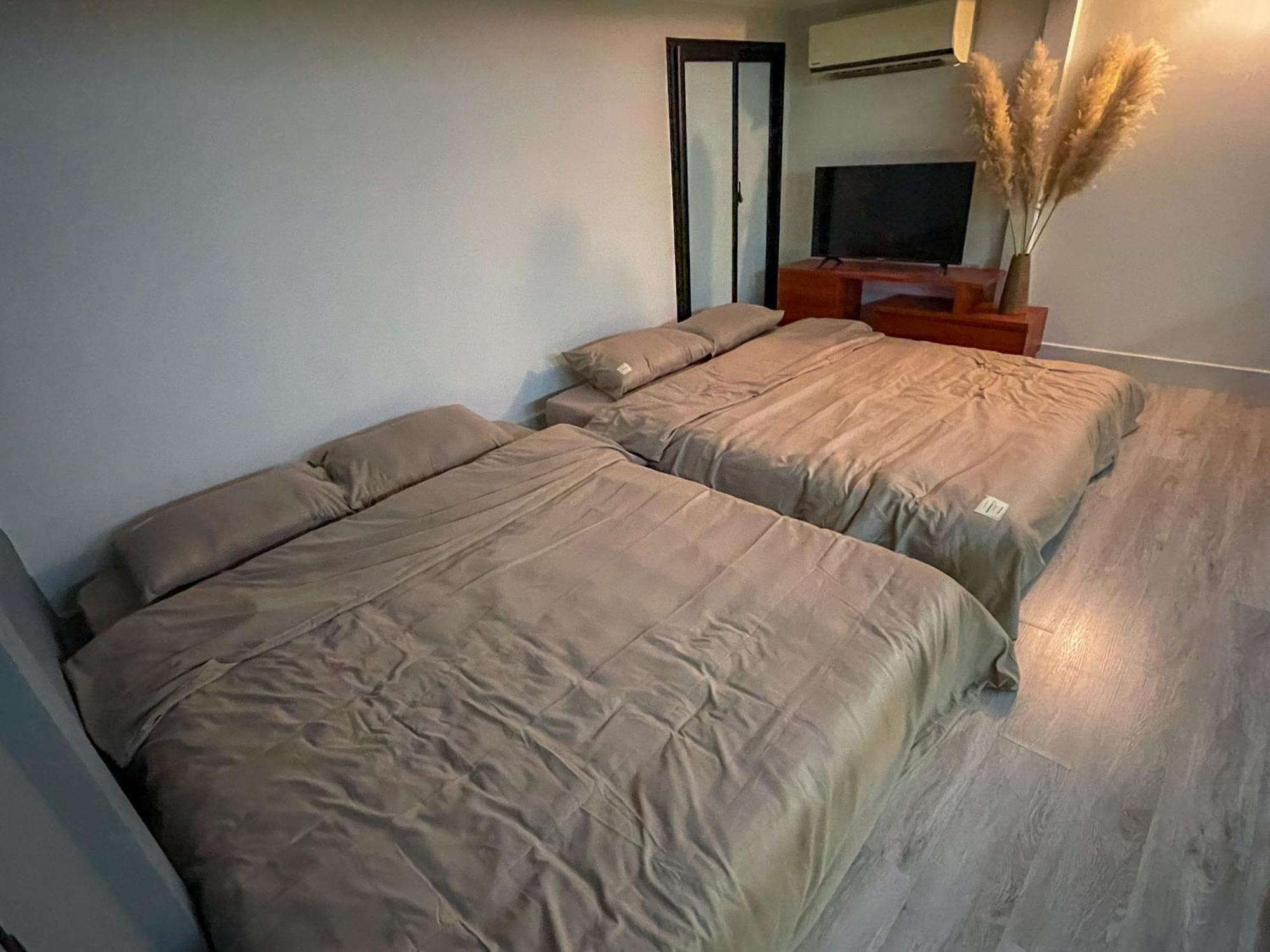 Zeus Living - Old Quater Homestay Hanoi Bagian luar foto