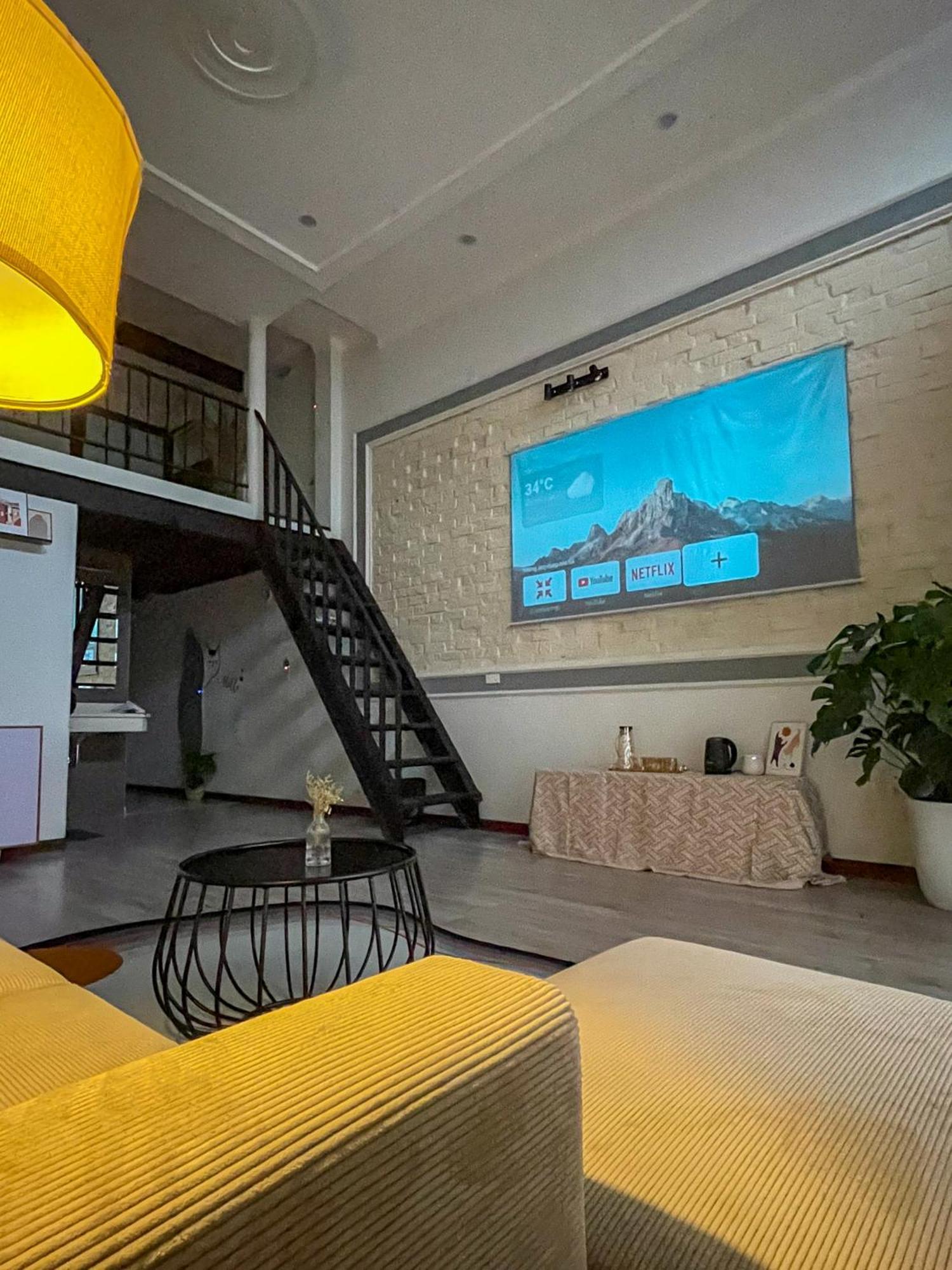 Zeus Living - Old Quater Homestay Hanoi Bagian luar foto
