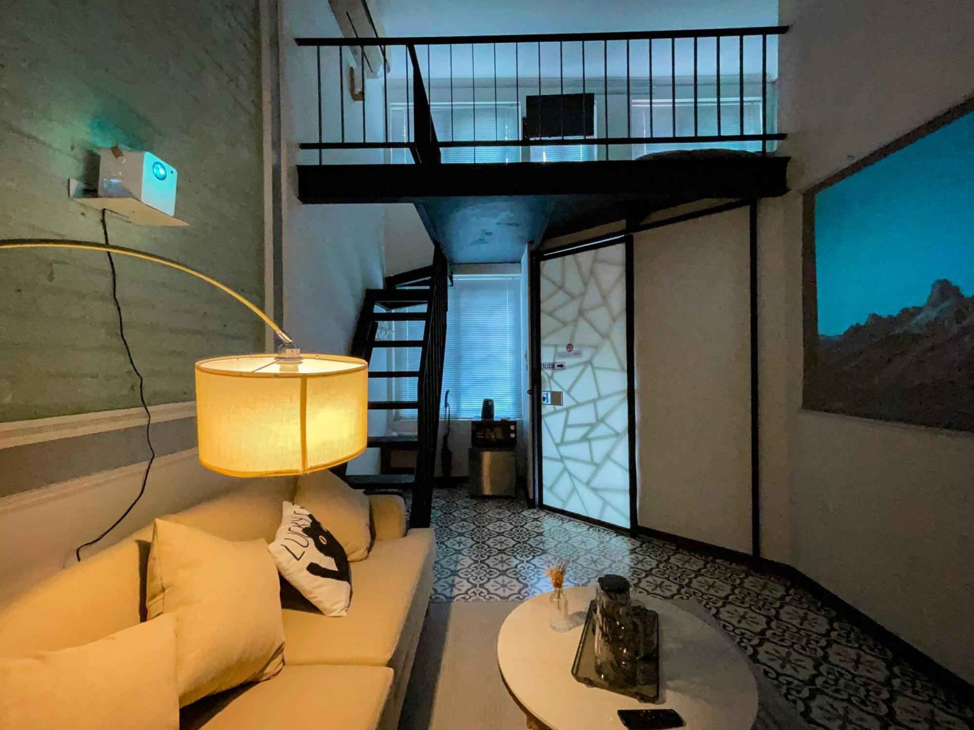 Zeus Living - Old Quater Homestay Hanoi Bagian luar foto