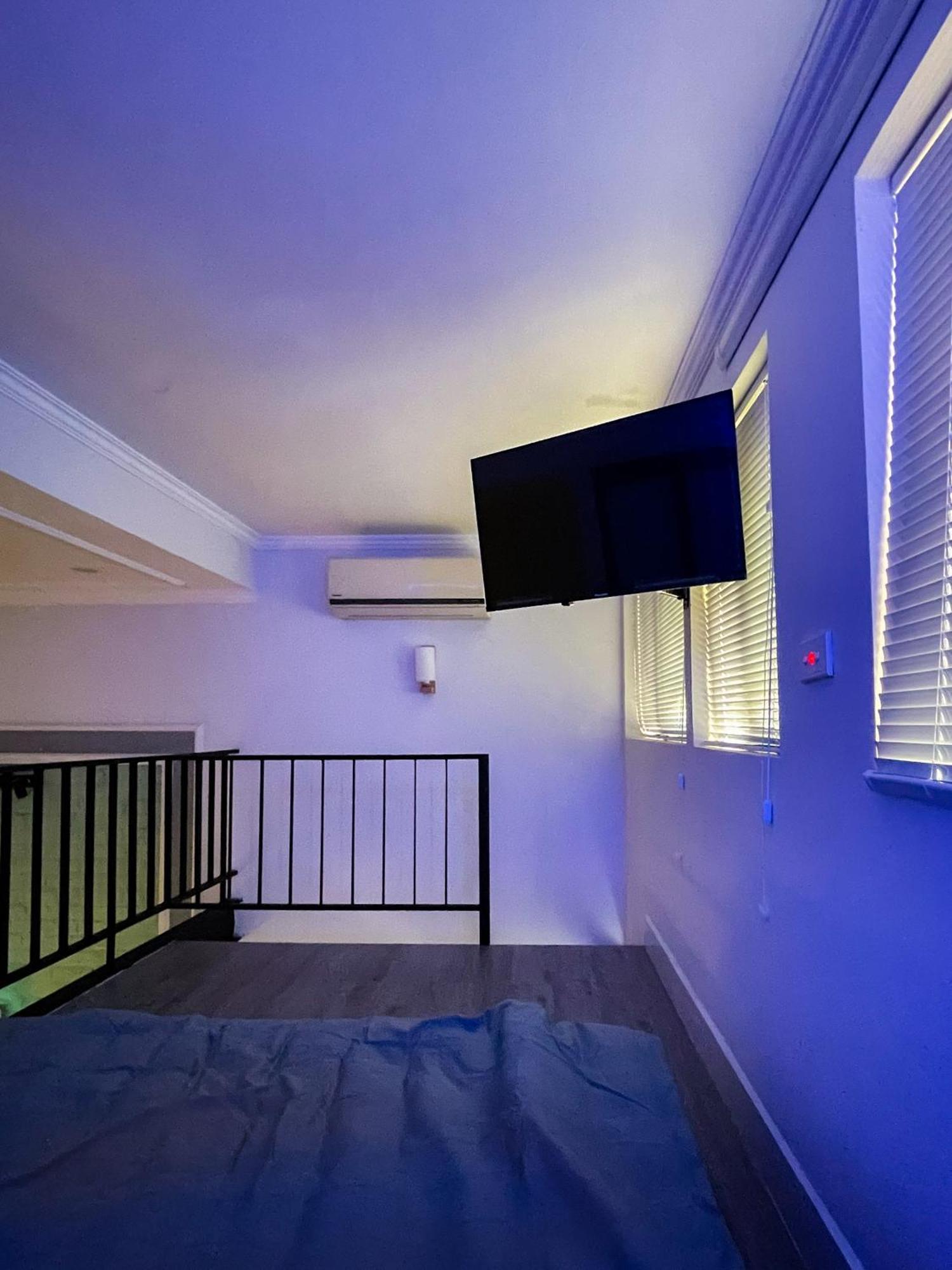 Zeus Living - Old Quater Homestay Hanoi Bagian luar foto