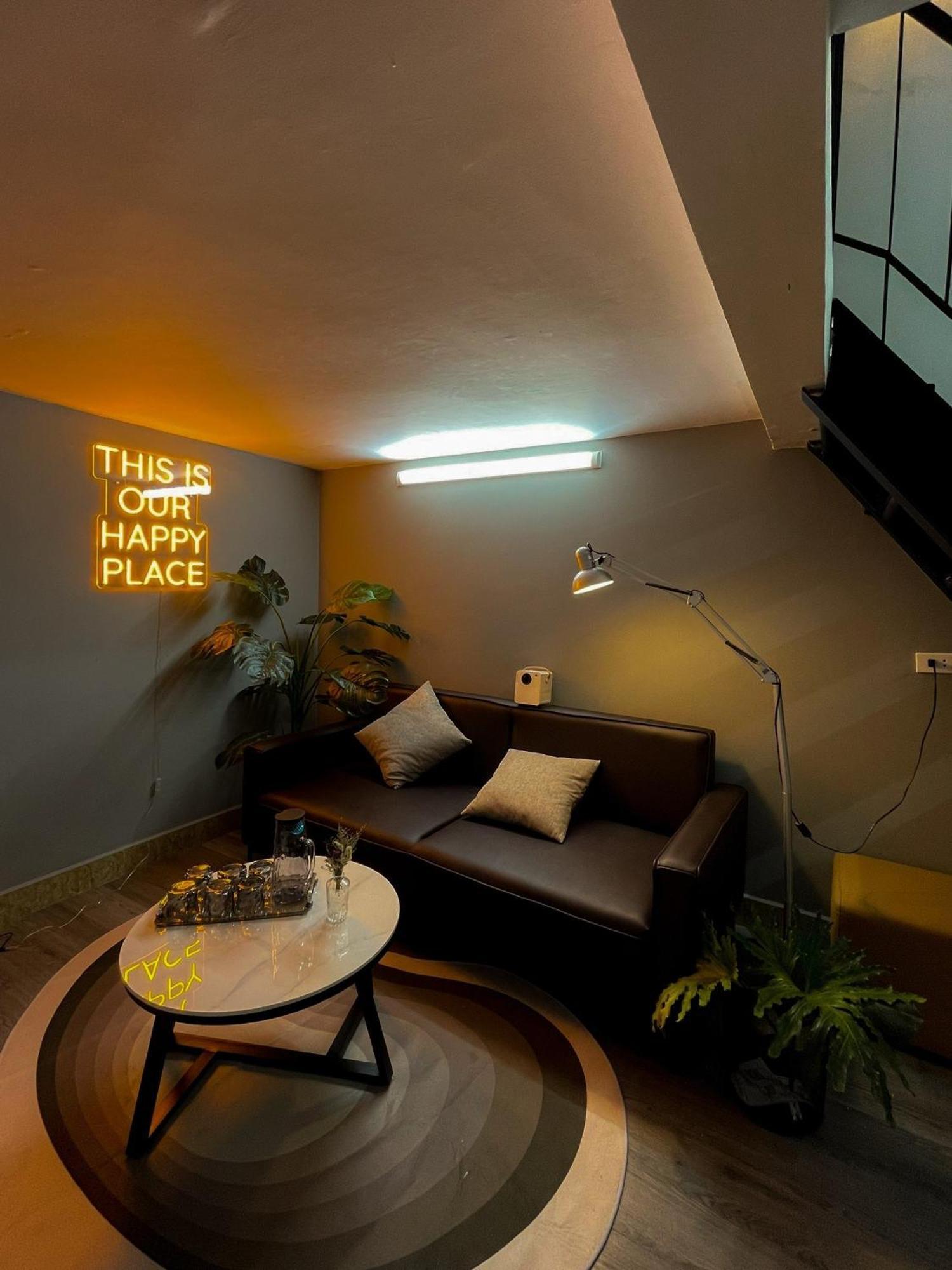 Zeus Living - Old Quater Homestay Hanoi Bagian luar foto