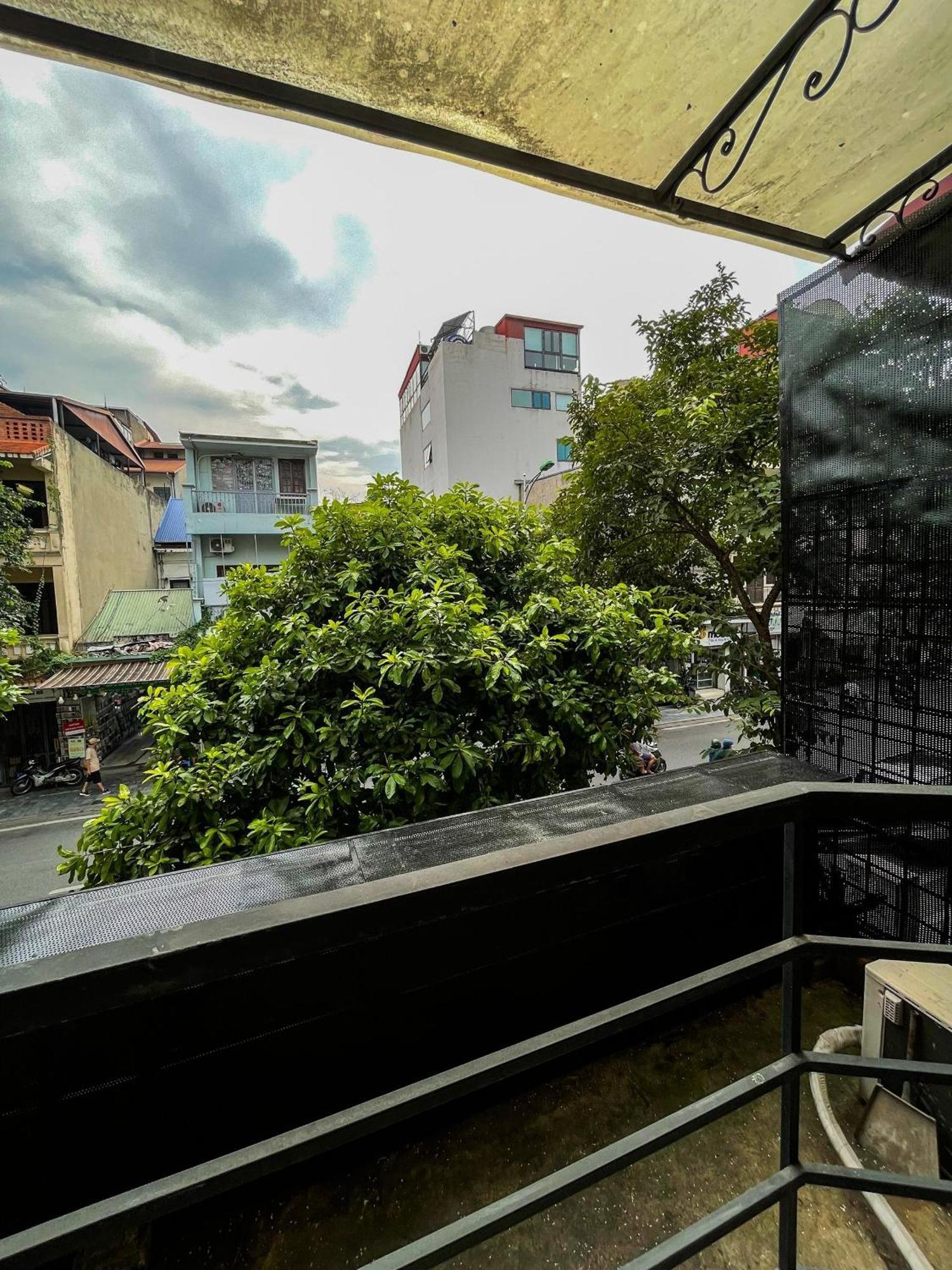 Zeus Living - Old Quater Homestay Hanoi Bagian luar foto